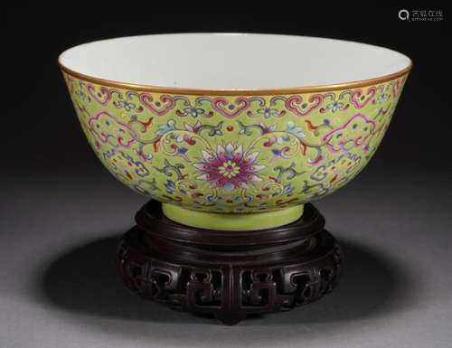 Chinese Qing Famille Rose Flower Bowl