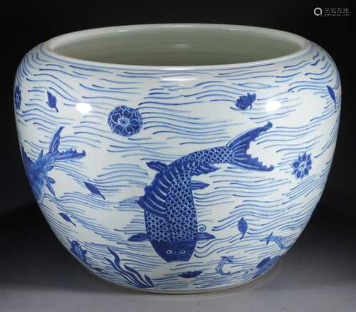 Chinese Blue and White Fish Jar