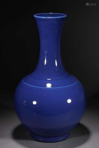 Chinese Qing Blue Glazed Vase