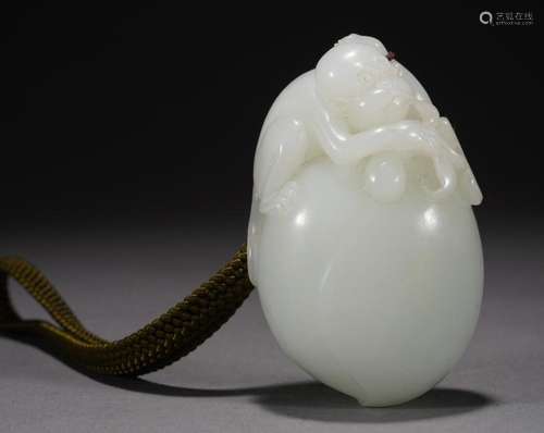 Chinese Qing White Jade Monkey Peach Ornament