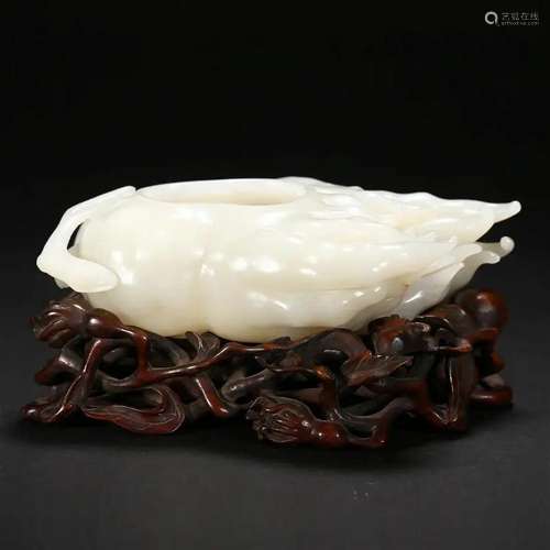 A WHITE JADE 'BUDDHA HAND' WATERPOT