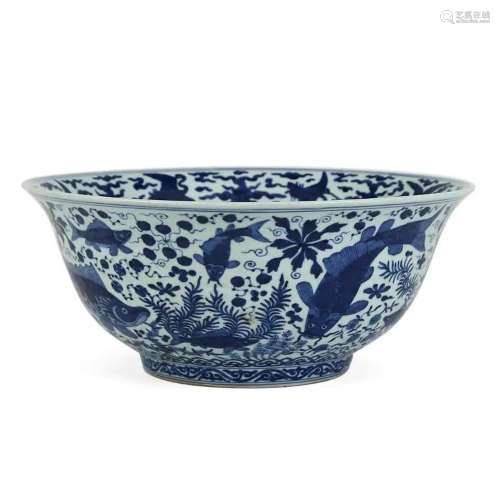 A BLUE AND WHITE 'FISH AND WATER WEED' BOWL