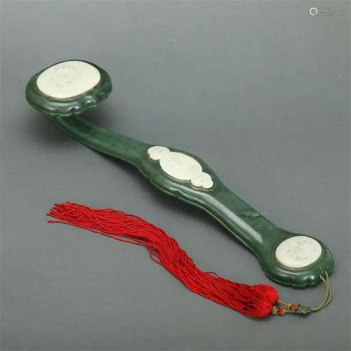 A WHITE JADE-INLAID SPINACH GREEN JADE RUYI SCEPTRE