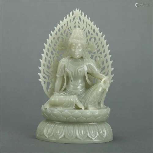 A WHITE JADE SEATED MANJUSHRI BUDDHA FIGURE