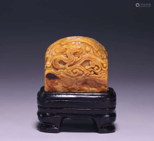 In the Qing Dynasty, Tian Huang Chi Long patterned seal mate...