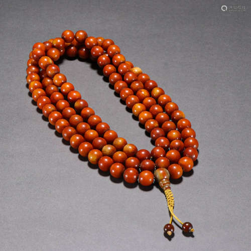 During the Qing Dynasty, 108 Buddhist beads were made with h...