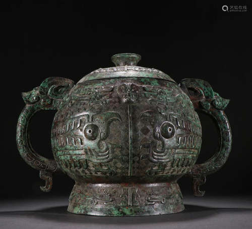 Before or during the Ming Dynasty, bronze vessels with phoen...