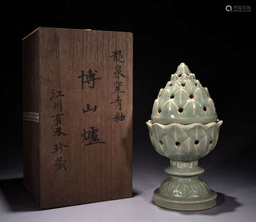 Before or during the Ming Dynasty, the blue glazed Boshan fu...