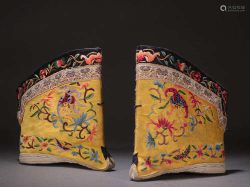 In the Qing Dynasty, a pair of three inch golden lotus embro...