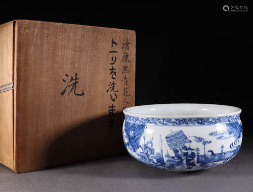 During the Qing Dynasty, blue and white figures were washed ...