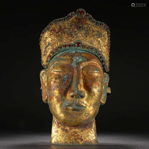 Before or during the Ming Dynasty, bronze gilded twin phoeni...