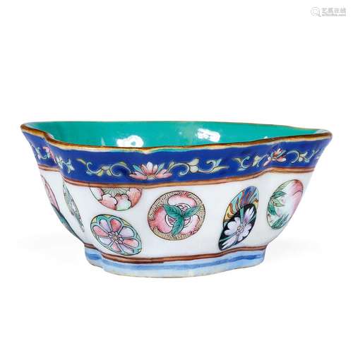 CHINESE PORCELAIN FAMILLE ROSE FLOWER BOWL