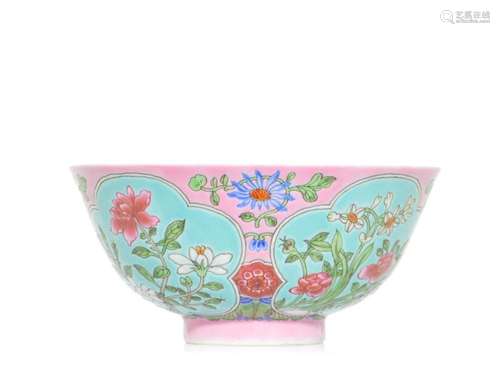 Fine Chinese Famille Rose Porcelain Bowl