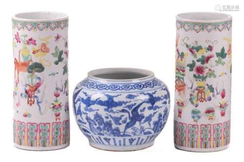 A pair of Chinese porcelain sleeve vases, early 20th century...