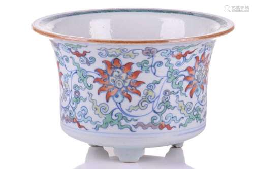 A Chinese porcelain wucai jardiniere, with everted rim, deco...