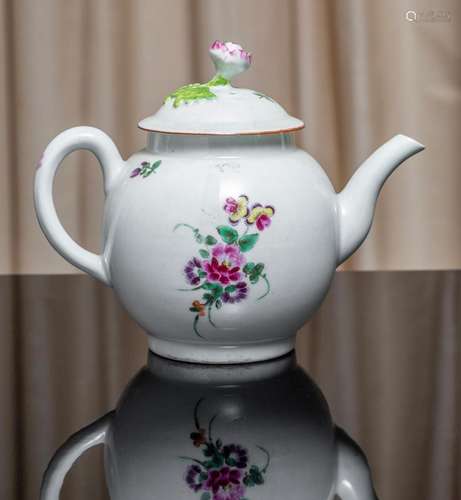 A Worcester porcelain rose and flower painted globular teapo...