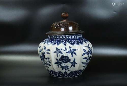 Lg Chinese 6 Lobed Blue & White Porcelain Jar