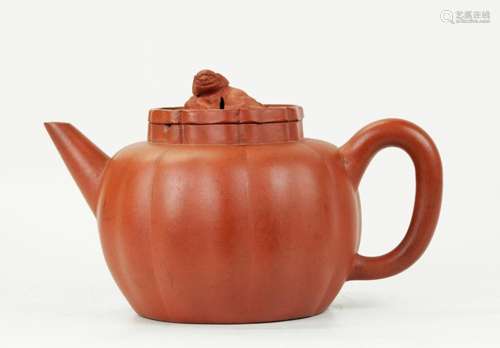 Chinese Yixing Melon Shaped Teapot w Shaped Mouth