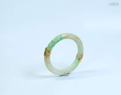 Chinese Carved Double Dragon Jadeite Bangle