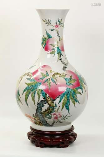 Chinese Enamel Porcelain 9 Peaches Vase