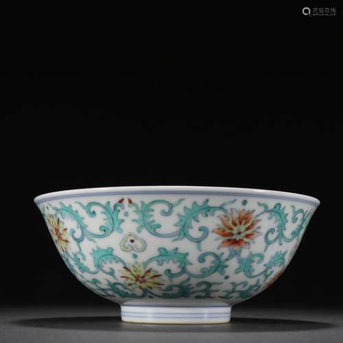 Doucai bowl with intertwined lotus patterns