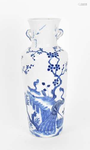 A Chinese Qing dynasty blue and white porcelain vase, late 1...