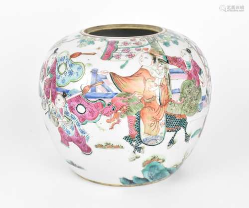 A Chinese Qing dynasty Famille Rose ginger jar, 19th century...