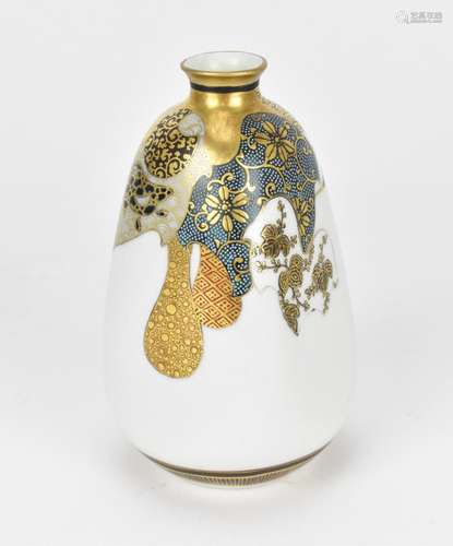 A small Japanese Kutani porcelain bud vase, Meiji period, de...