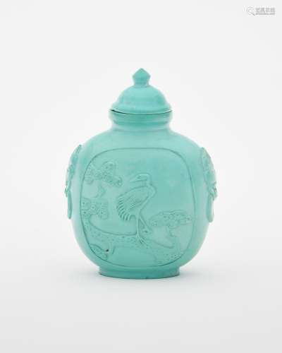 A turquoise 'eagle and crane' snuff bottle 19th/ 20th centur...