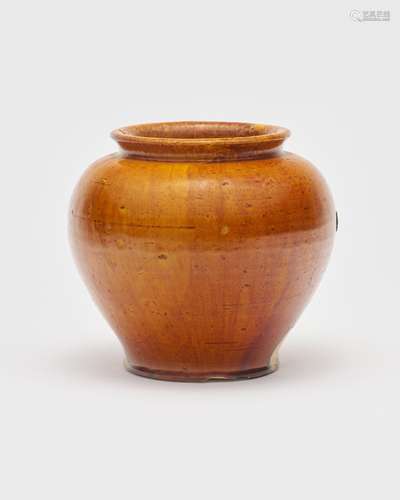 A gongyi-ware amber-glazed jar Tang dynasty, 10th century