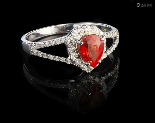 *Bague sertie d'un saphir orange taille poire (env. 0,6