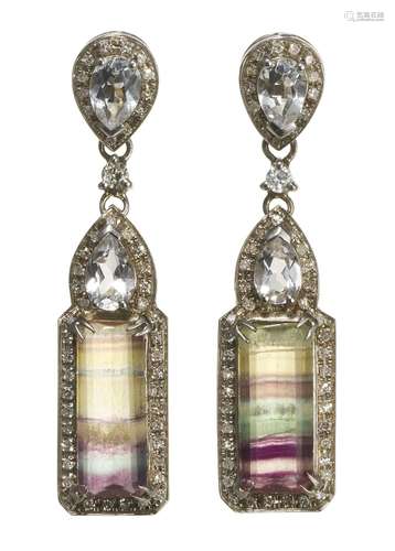 *Pendants d'oreilles retenant une fluorite polychrome t