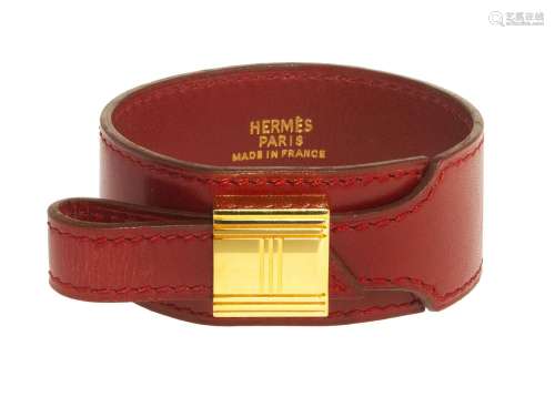 Hermès, Artémis, bracelet manchette orné d'une boucl