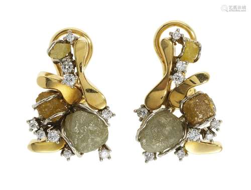 Boucles d'oreilles stylisées serties de diamants bruts