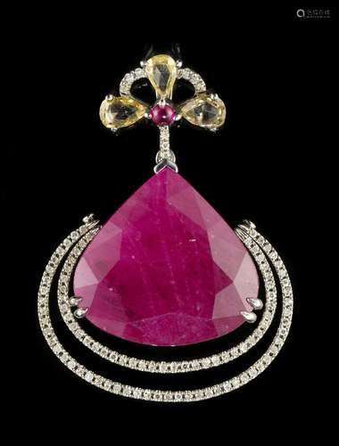 *Pendentif serti d'un rubis taille poire (env. 22 ct)<br />
...