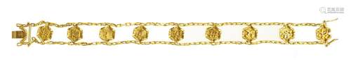 Bracelet composé de neuf motifs ornés de caractères