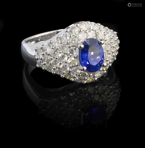 Bague sertie d'un saphir taille ovale (env. 0,9 ct) dan