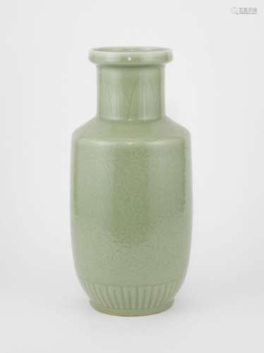 Vase rouleau, Chine, XIXe-XXe s<br />
Porcelaine émail