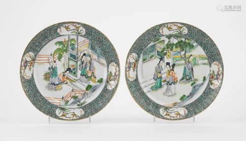 Paire d'assiettes, Chine XVIIIe s<br />
Porcelaine éma