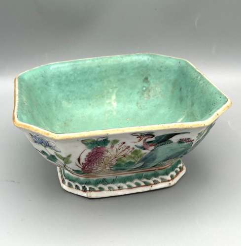 Coupe octogonale, porcelaine de la famille verte, Chine