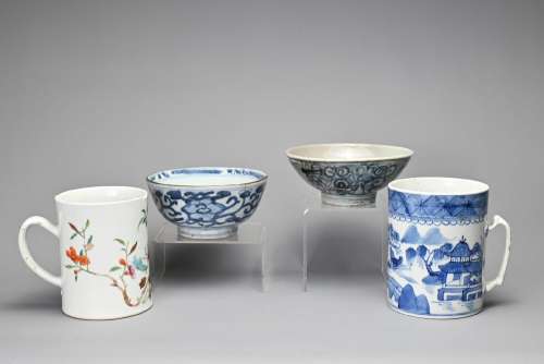 FOUR CHINESE PORCELAIN ITEMS, 18/19TH CENTURY. To include a ...