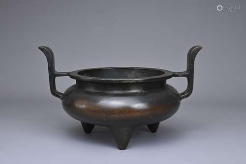 A CHINESE BRONZE TRIPOD CENSER, YU TANG QING WAN MARK. Circu...