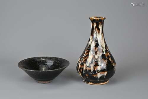 TWO CHINESE CERAMIC ITEMS. To include a Cizhou type pear sha...