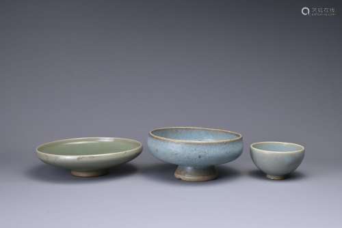 THREE CHINESE CERAMIC ITEMS, SONG DYNASTY STYLE. To include ...