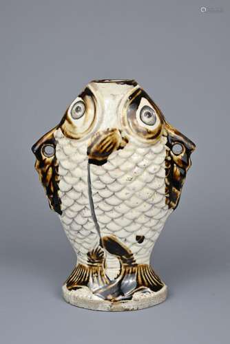 A CHINESE CIZHOU WARE POTTERY 'DOUBLE FISH' FLASK, 19TH CENT...