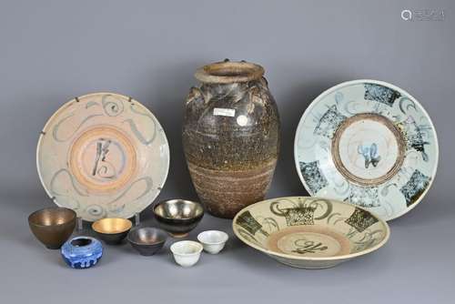 A GROUP OF CHINESE / THAI / JAPANESE ITEMS. To include a Tha...