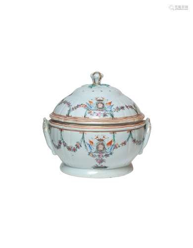 CHINE, ÉPOQUE QIANLONG (1736-1795)
Soupière couverte en