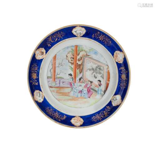 FIN XVIIIIe-DÉBUT XIXe SIÈCLE
Assiette en porcelaine de