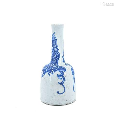 CHINE, ÉPOQUE KANGXI (1622-1722)
Vase Mallet en porcela