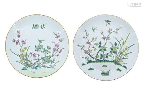 CHINE, XIXe SIÈCLE
Deux assiettes en porcelaine de la F